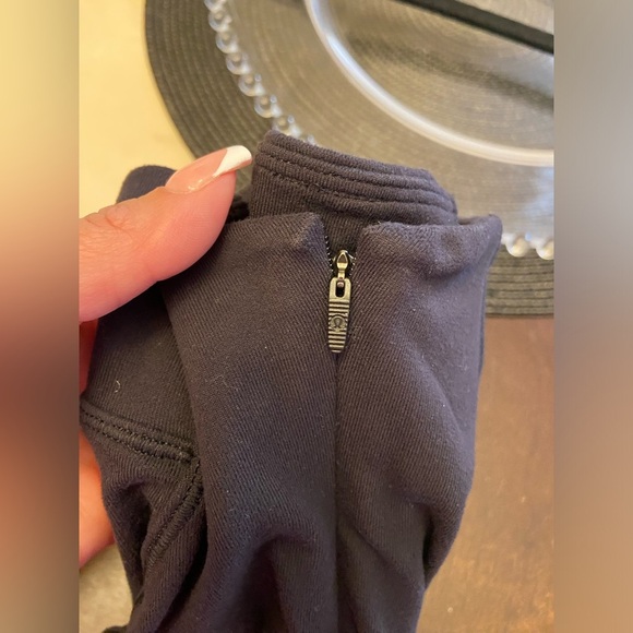 Lululemon sweater - Picture 9 of 9